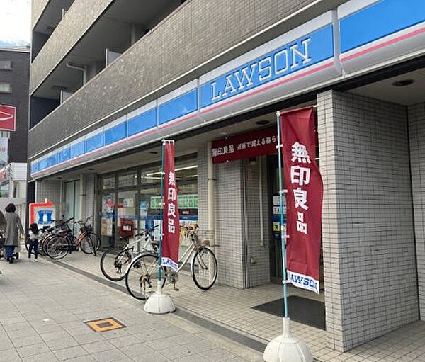 画像27:【コンビニエンスストア】ローソン 今福鶴見駅東店まで296ｍ