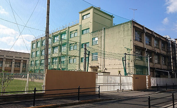 画像17:【小学校】大阪市立関目小学校まで68ｍ