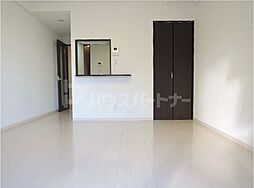 グランデフォルトゥーナ 101 1階ワンルームのリビング/ダイニング