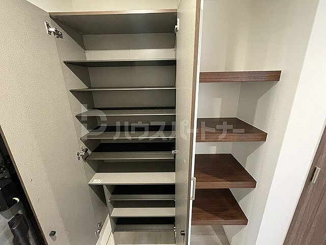収納