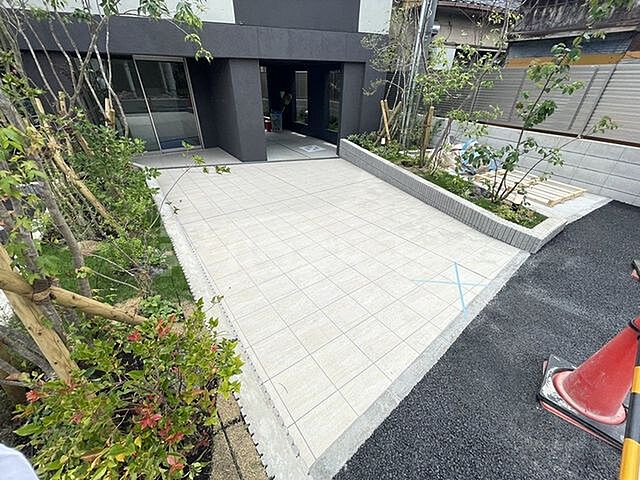 17 / 35