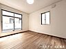 洋室：【6帖洋室】バルコニーに面しているので、晴れた日は明るく過ごしやすい空間です。