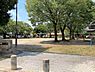 周辺：【喜惣治第二公園】緑が多い、グラウンドの広い公園です。ブランコ、シーソー、滑り台等の遊具があります。 410m