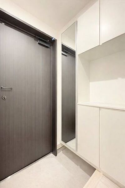 玄関を拡大表示
