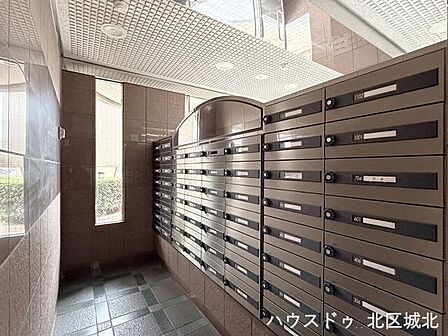 使い勝手の良い集合ポストを備えています。