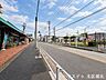 外観：【南側前面道路】整備された歩道のある前面道路です。歩行者の方も安全に通行できる道路になっています。