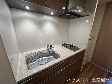 親子でお料理が楽しめます。収納も充実しているので、片付けも楽々です◎スッキリお使い頂けます。