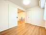 洋室：リビングとつながるお部屋は、お客さまが遊びに来た時にも使えますし、ちょっと疲れた時にお昼寝できるのもうれしいですね。