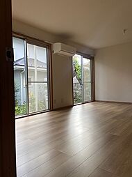 代田2丁目貸家 4SLDKのリビング/ダイニング