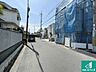 その他：周辺は閑静な住宅街！前面道路広々で車の出し入れも便利です。駐車が苦手な方でも安心して車庫入れできます！