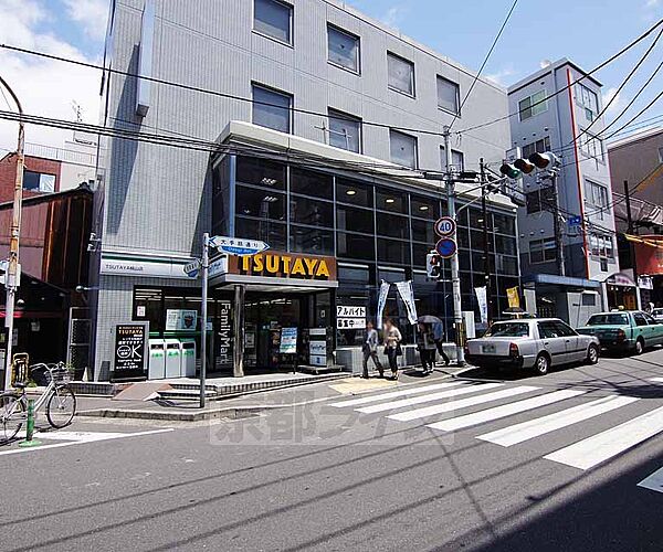 画像29:ファミリーマートＴＳＵＴＡＹＡ桃山店まで200m 伏見桃山駅前のＴＳＵＴＡＹＡの一階です。大手筋商店街もすぐ目の前