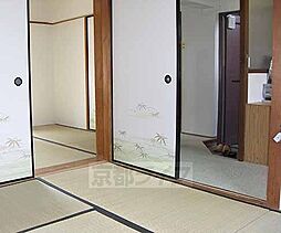 京福電気鉄道嵐山本線 太秦広隆寺駅 徒歩8分の賃貸マンション 2階2Kのリビング/ダイニング