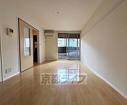 近鉄京都線 伏見駅 徒歩8分の賃貸アパート 1階1Kのリビング/ダイニング