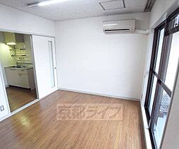 京阪本線 神宮丸太町駅 徒歩5分の賃貸マンション 3階1Kのリビング/ダイニング