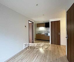 サードサークル2 201 2階1LDKのリビング/ダイニング