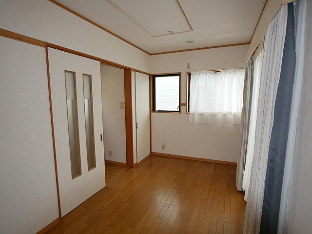 室内 富山市東町1丁目