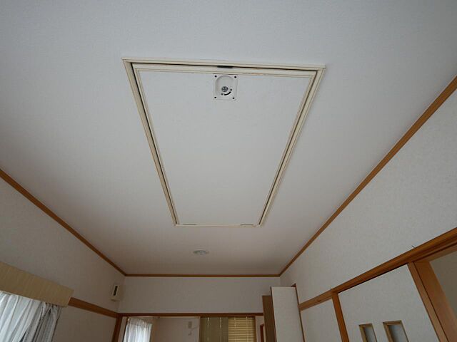 室内 富山市東町1丁目