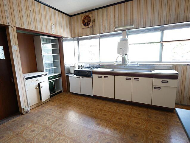 キッチン 射水市本江中新