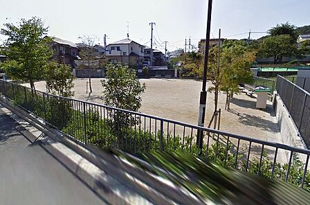 千里丘つくしの遊園 230m