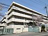 周辺：吹田市立千里丘中学校 890m