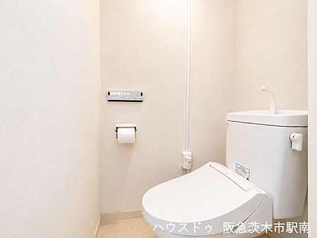 快適な温水洗浄便座付トイレ(※イメージ画像処理) (2)