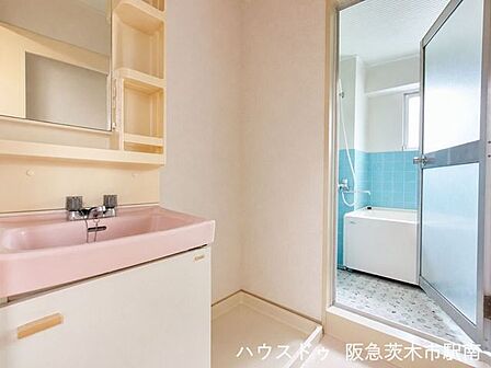 使い勝手の良い洗面・浴室スペース(※イメージ画像処理)