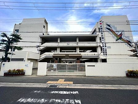 茨木市立天王中学校 1090m