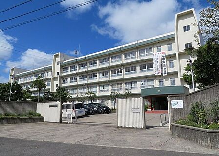 茨木市立太田中学校 950m