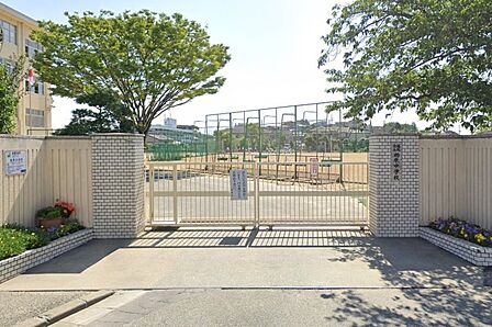 福岡市立柏原中学校（980m）