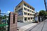 周辺：草ヶ江小学校（900m）