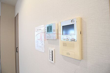 防犯面でも安心のTVモニター付きインターホン