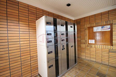 不在時の荷物受け取りに便利で重宝するダイヤル式宅配ボックス