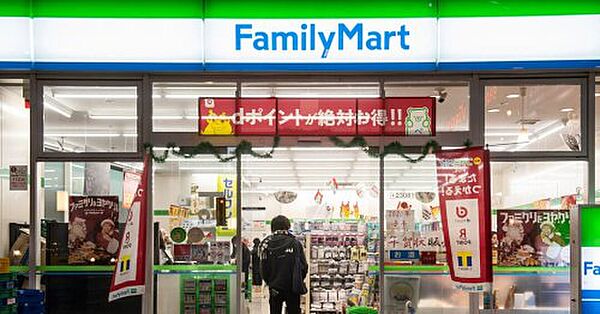 画像29:【コンビニエンスストア】ファミリーマート 摂津新在家一丁目店まで65ｍ