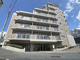 ライフヒルズ富雄  ｜ 奈良県奈良市富雄元町３丁目（賃貸マンション3LDK・2階・64.03㎡） その1