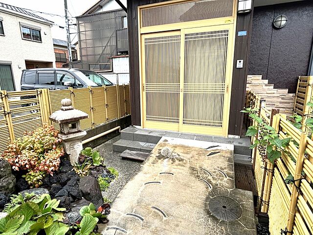 玄関 四日市市南納屋町9-10