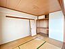 和室：【リフォーム前/和室】床は畳表替え、壁はクロス貼り替え、障子ふすま張替え、照明取り付けを行います。