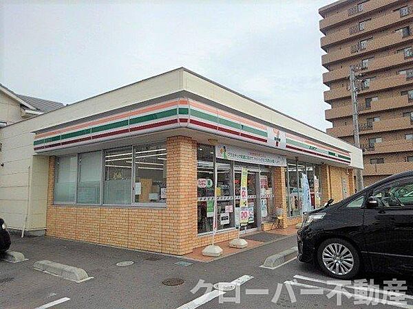 画像17:セブンイレブン宇多津町平山店まで140m