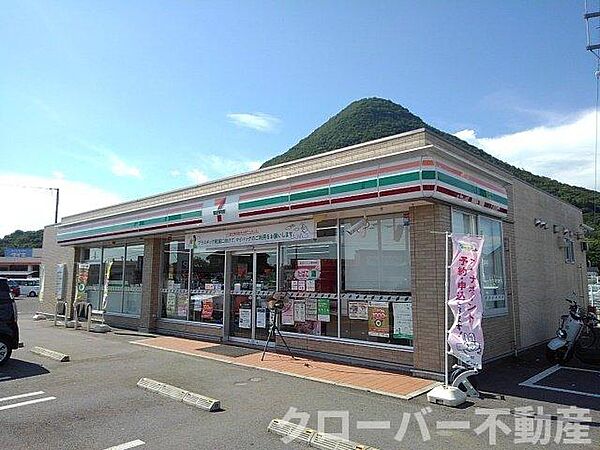 画像16:セブンイレブン丸亀飯山川原店まで1100m