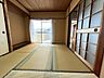 室内：６畳の和室があります。癒しの空間です。