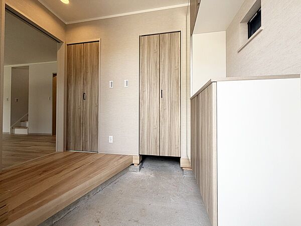 玄関を拡大表示