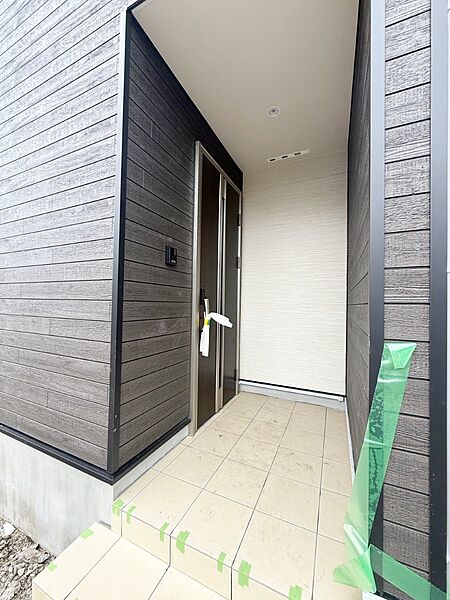 玄関を拡大表示