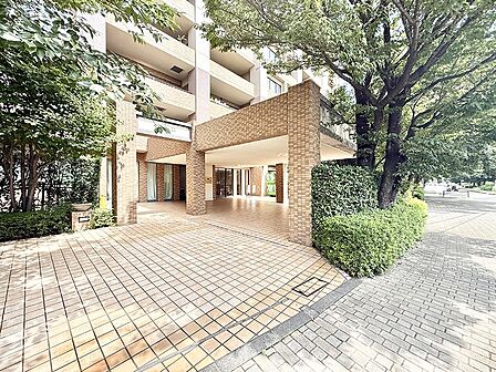 ■管理の行き届いたエントランスで安心して暮らせる環境です