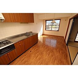 レスコ高島 4階3DKのリビング/ダイニング