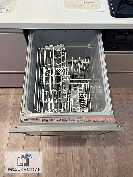 キッチン設備|日々の家事の負担を軽減させる食器洗い乾燥機を搭載。光熱費も安くなり、一石二鳥です。