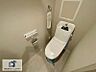 トイレ：トイレ新調｜ウォシュレット機能付きのトイレになります。