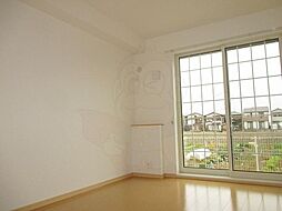 エレガンス 1階2LDKの室内