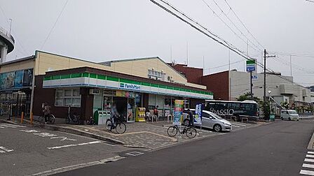 ファミリーマート 大開四丁目店 230m