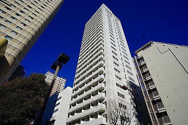 東京都豊島区西池袋1丁目(賃貸マンション2LDK・26階・67.04㎡)の写真 その1