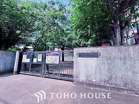 渋谷区立代々木中学校 距離約1000m