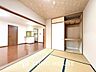 収納：使いやすく美しい収納で、心地よい暮らしをお約束します。スタイリッシュな収納で、美しく整頓されたライフスタイルを。